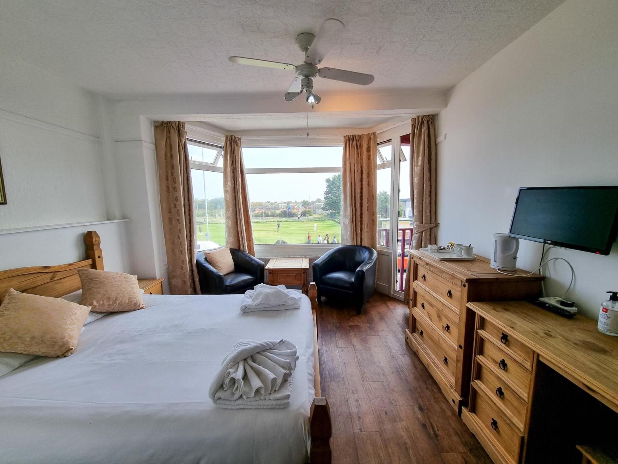 Hotel The Grand 3*